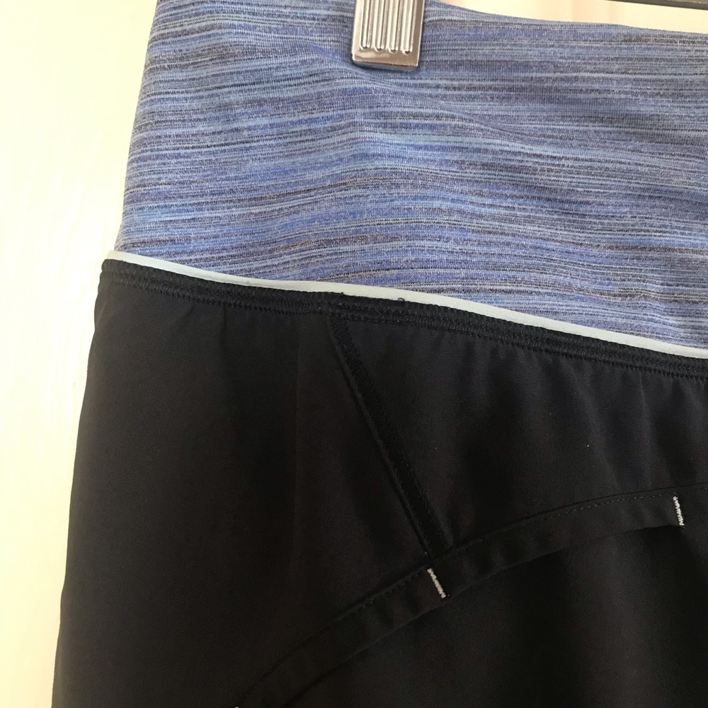 Lululemon Run: Speed Short
Black/ Blue Wee Stripe Size 6 - Picture 7 of 9